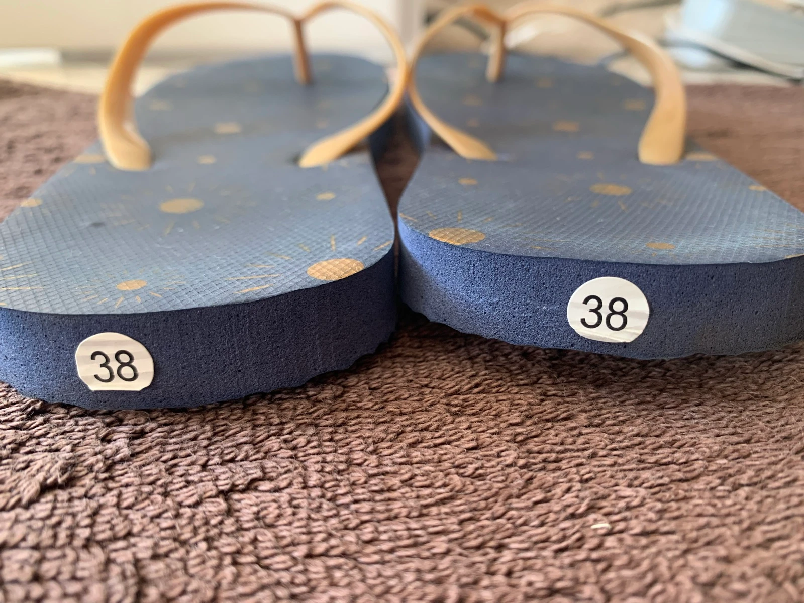 Pair of size 38 new flip-flops – photo 2